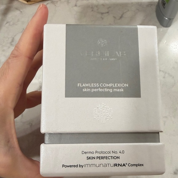 VERDILAB Flawless Complexion Skin Perfecting Mask - Silver - Picture 5 of 6